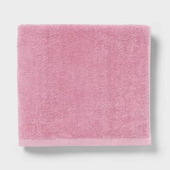 Room Essentials Everyday Bath Towel, Large - Light Pink
